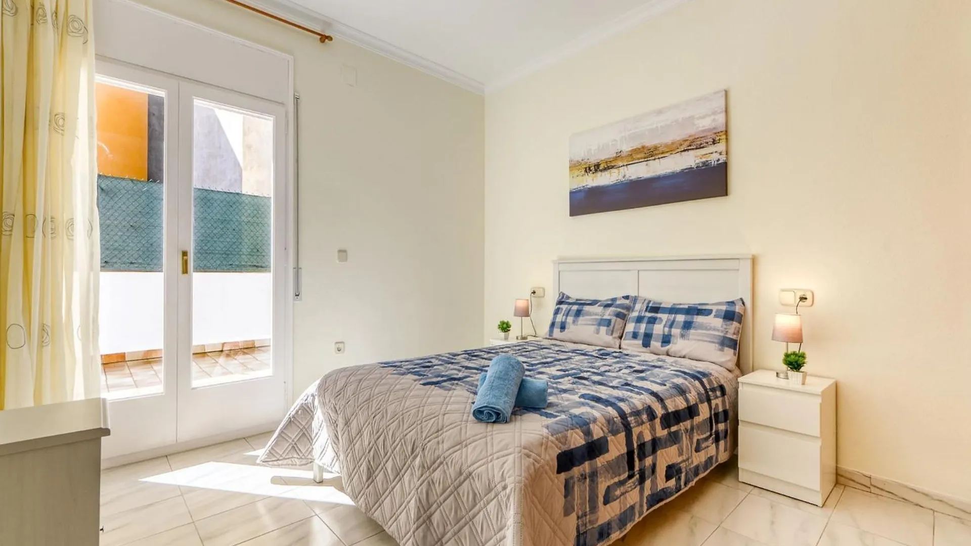 Great Apartment With View Roses