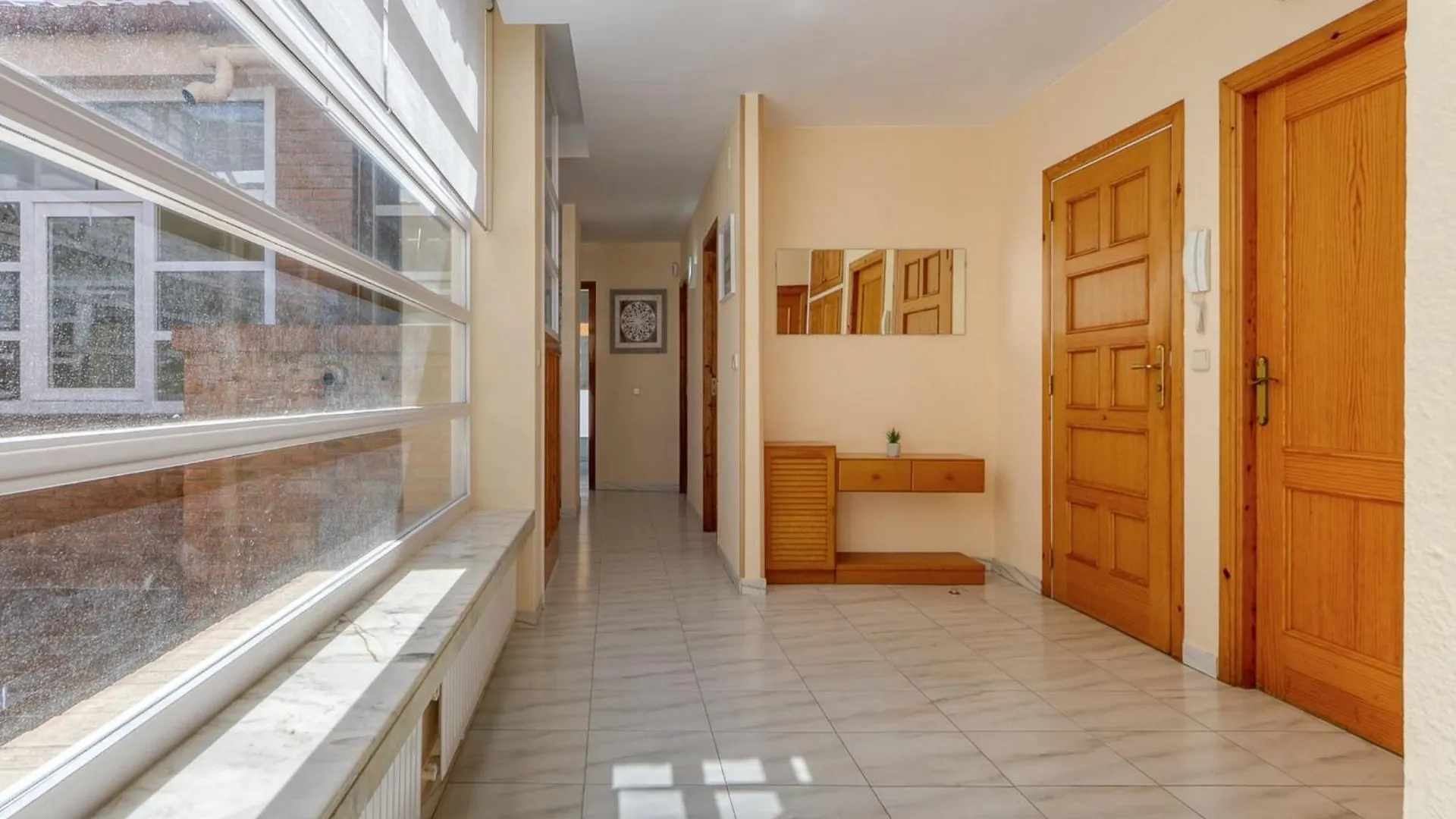 Great Apartment With View Roses 0*,