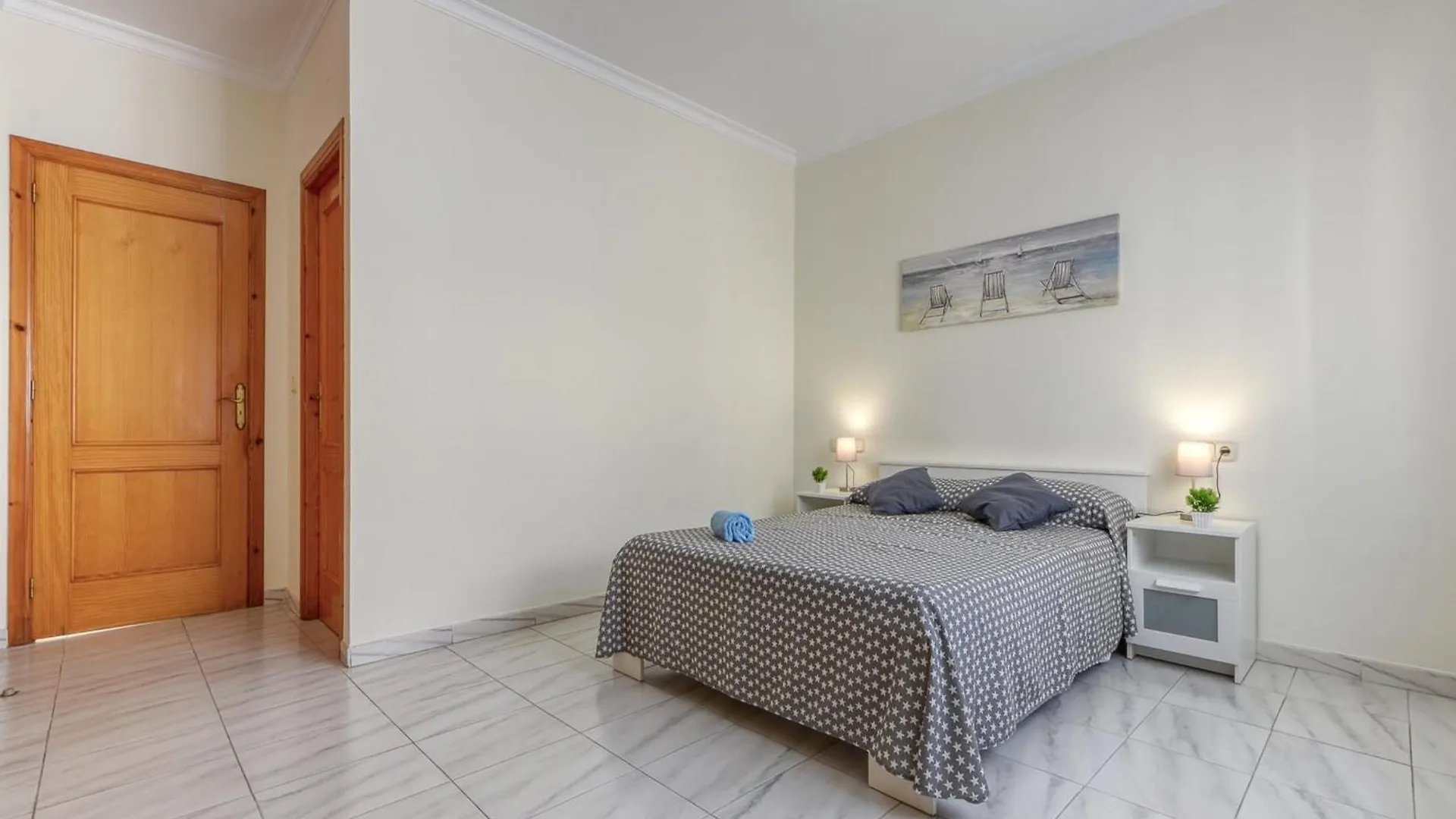 Great Apartment With View Roses
