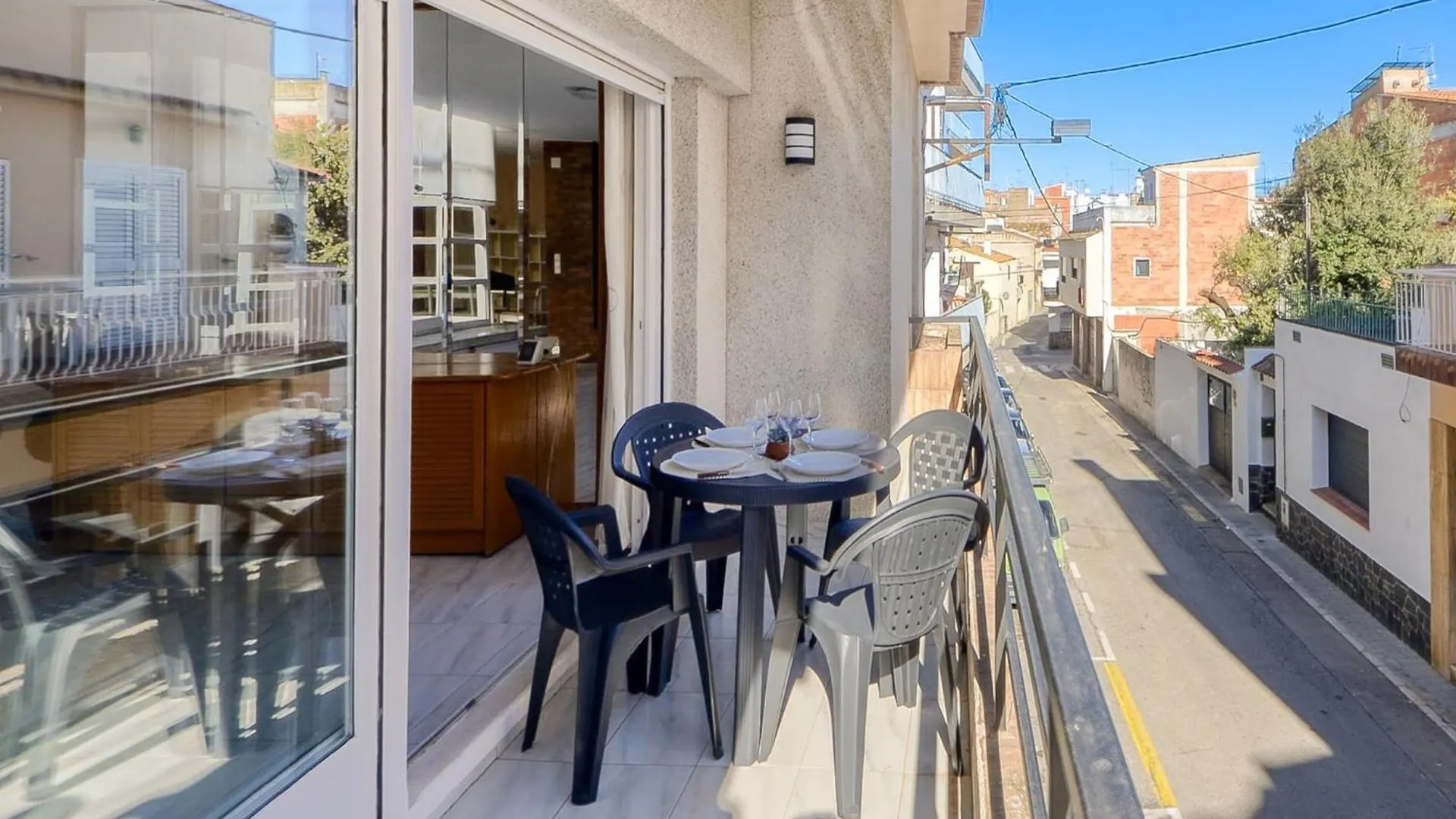 Great Apartment With View Roses