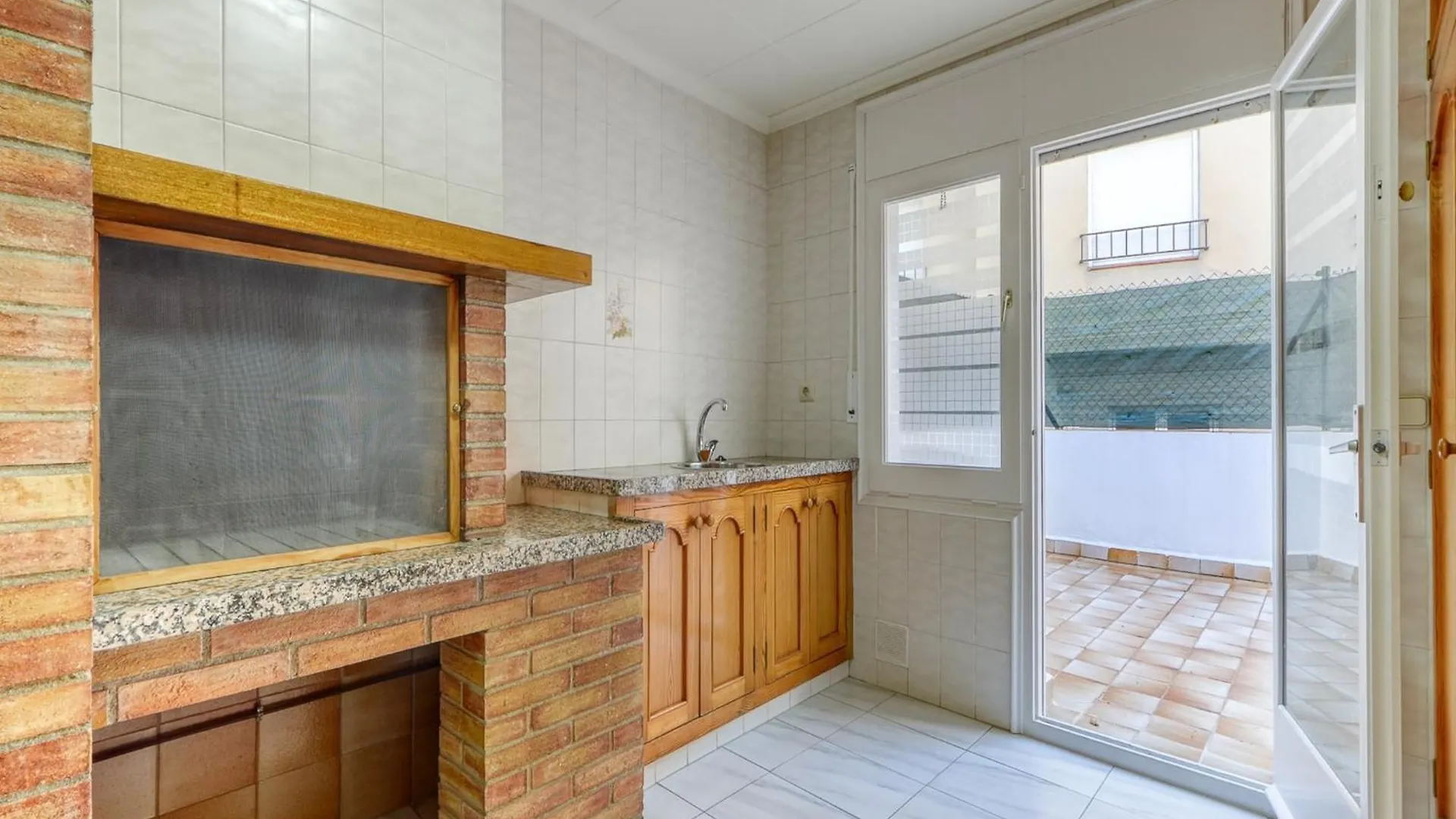 Great Apartment With View Roses