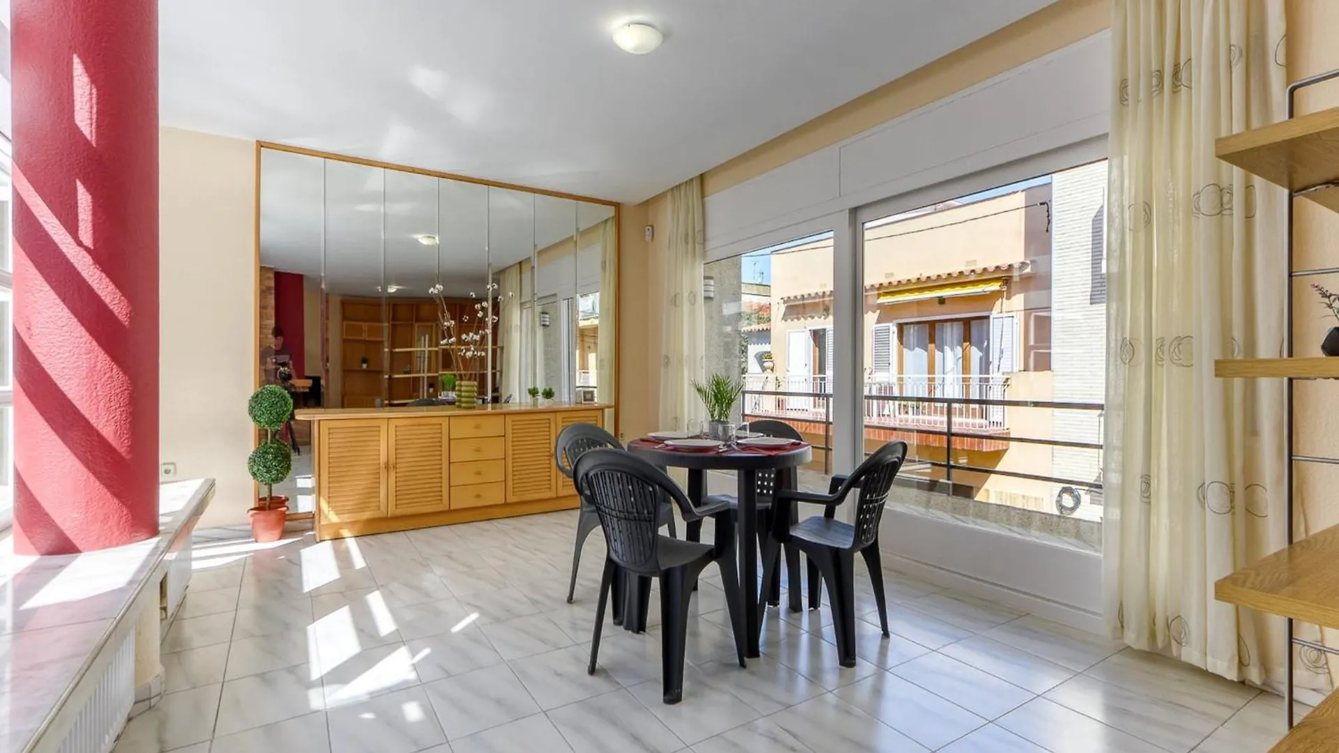 Great Apartment With View Roses Španělsko