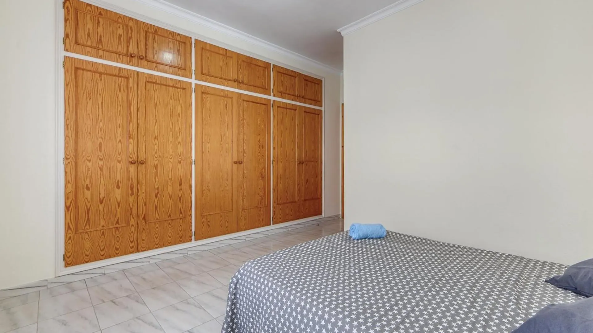 Great Apartment With View Roses 0*,