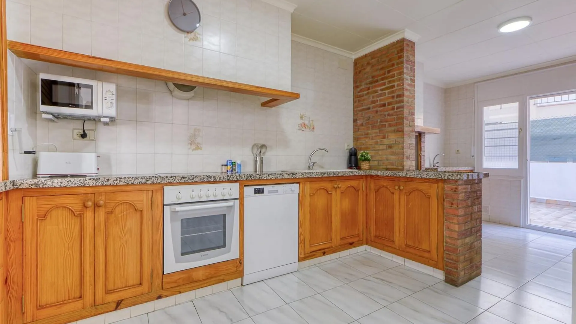 Great Apartment With View Roses
