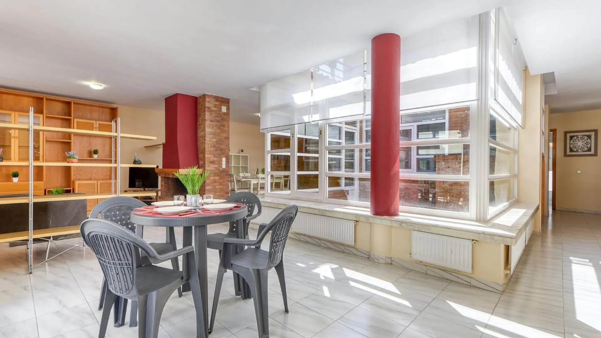 Great Apartment With View Roses